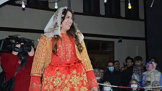 Kütahya Germiyan Sokağında Gazi Emet Gecesi
