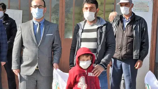 16 Üreticiye 1600 Kg Macar Fiği Dağıtıldı