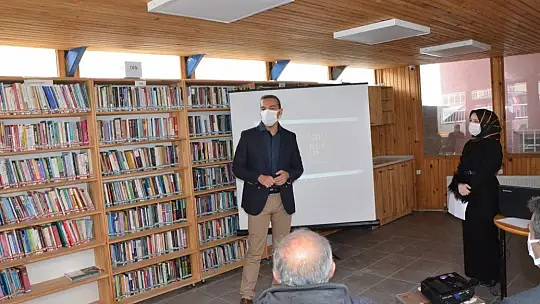 65 Yaşında Kütüphanenin sürekli Okuyucuları Arasında Yer aldı