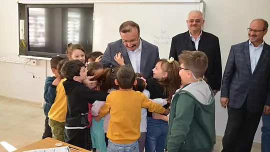 Emet Belediyesinden 100.Yılda Çocuklarımıza Anlamlı Hediye