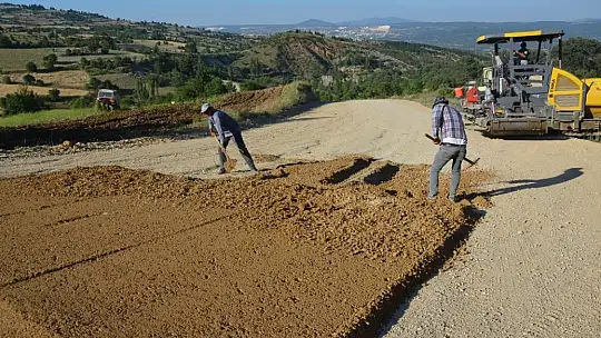 Göncekte Sıcak Asfalt Çalışmaları Başladı