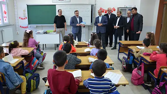 Emet Belediyesinden 100.Yılda Çocuklarımıza Anlamlı Hediye