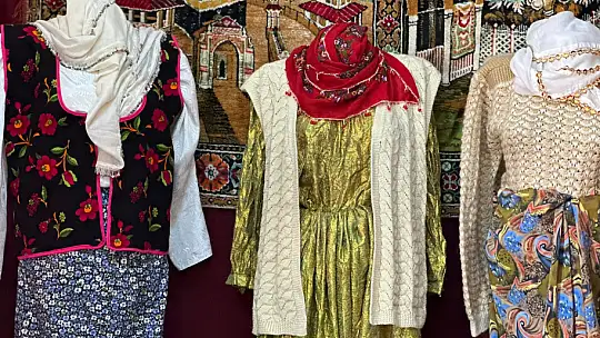 Gürpınar'da 26 Kursiyer Eserlerini Sergiledi