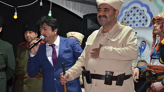 Kütahya Germiyan Sokağında Gazi Emet Gecesi