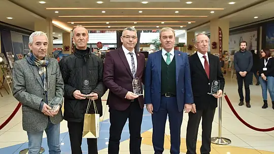 10 Ocakta Protokol Çalışan Gazeteciler İçin Fotoğraf Maiknalarının Başına Geçti