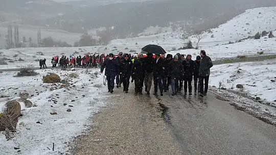 Gazi Emet Şehitlerimizin Aziz Hatırası İçin Meydandaydı