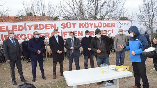 Emet Belediyesi Projesinde 350 Adet Keçi Üreticllere Teslim Edildi