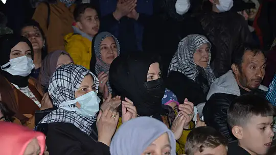 Kütahya Germiyan Sokağında Gazi Emet Gecesi