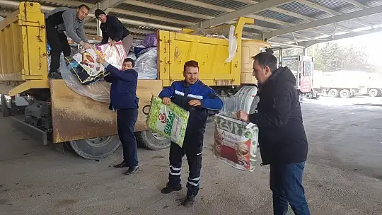 Deprem Mağdurları İçin Toplanan Yardımlar AFAD'a Ulaştırıldı