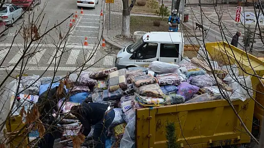 Deprem Mağdurları İçin Toplanan Yardımlar AFAD'a Ulaştırıldı
