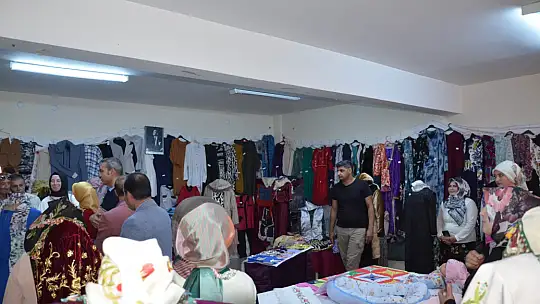 Gürpınar Köyünde El ve Göz Emeği Eserler Sergilendi.