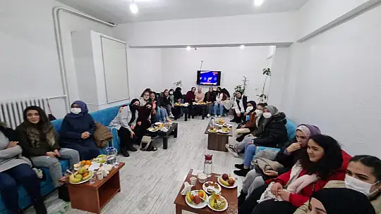 Emyo Öğrencileri Gülten Dayıoğlu İle Tanıştı
