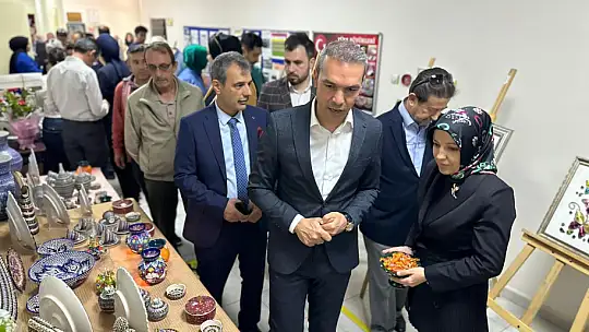 Emet Halk Eğitim 261 Kursta 5835 Kursiyere Belge Verdi