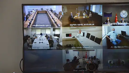 Emetbor'da Gerçeği Aratmayan Tatbikatta Göçük Altında Kalan Minibüs ve İşçiler Kurtarıldı