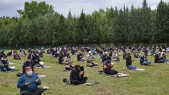 Emet İlçesinde Fetih Gününde  10 Hafta Sonra İlk Cuma Namazı