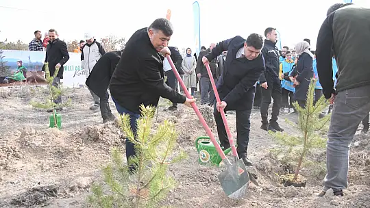 Milli Ağaçlandırma Günü'nde Emet'te 300 Fidan Toprakla Buluştu