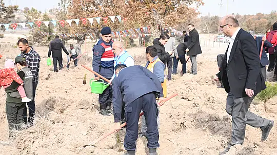 Milli Ağaçlandırma Günü'nde Emet'te 300 Fidan Toprakla Buluştu
