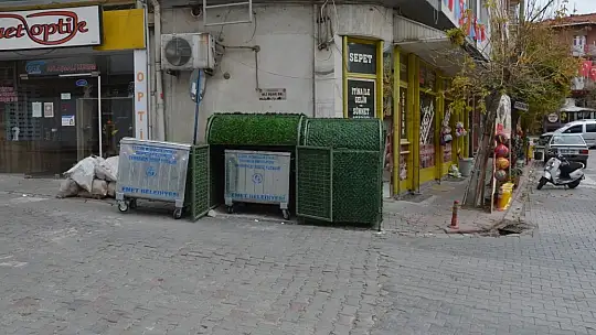 Emet'te Çöp Konteynırları Yeşile Bürünüyor