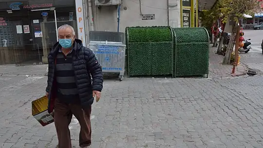 Emet'te Çöp Konteynırları Yeşile Bürünüyor