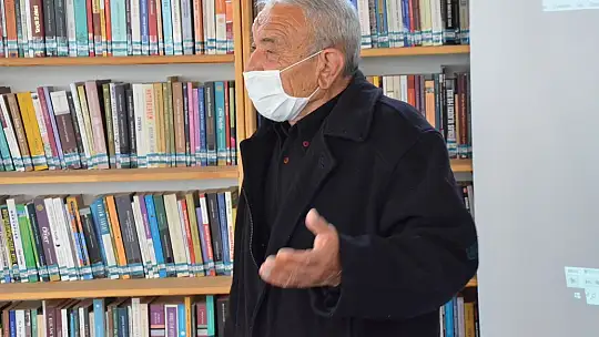 65 Yaşında Kütüphanenin sürekli Okuyucuları Arasında Yer aldı