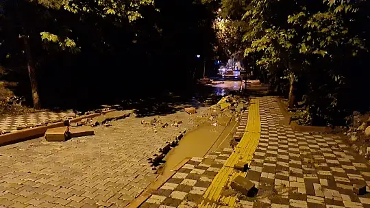 Emet'ta Saatte M2'ye 25 Kg, Hisarcık'a Saatte M2'ye 35 Kg Yağışla Afeti Yaşadık