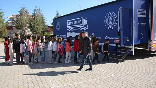 Emet'te Çocuklar Sinema Şenliğinde Eğlendi