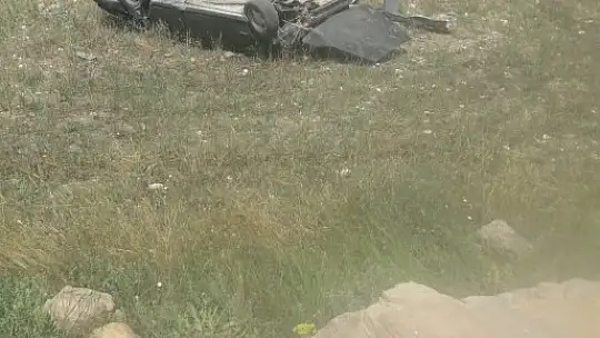 Mıcıra Kaptırdığı Araçla Taklalar Atarak Tarlaya Uçtu