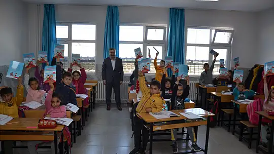 Emet Belediyesinden 100.Yılda Çocuklarımıza Anlamlı Hediye
