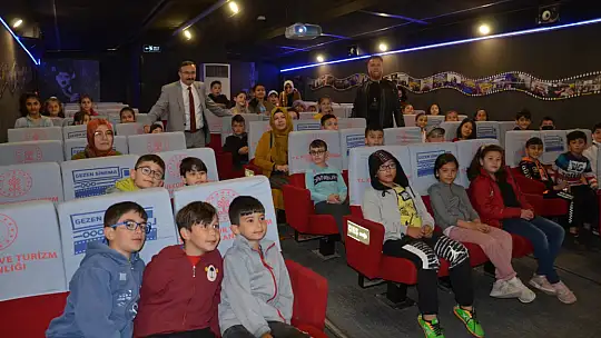 Emet'te Çocuklar Sinema Şenliğinde Eğlendi