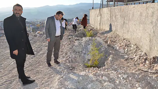 Gençlik Merkezini Gençler Yeşertecek