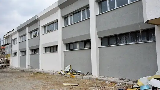 Emet Kapalı SPor Salonuna 1 milyon Ödenek