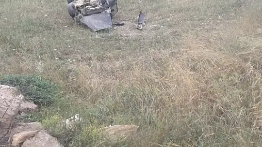 Mıcıra Kaptırdığı Araçla Taklalar Atarak Tarlaya Uçtu