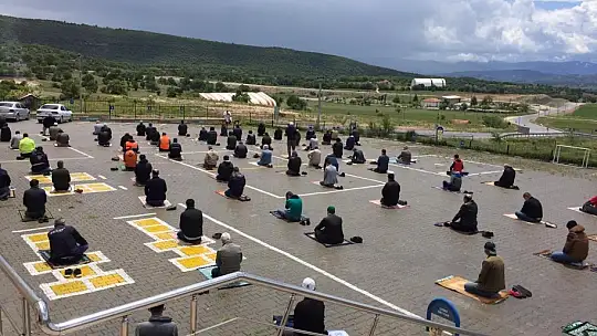 Emet İlçesinde Fetih Gününde 10 Hafta Sonra İlk Cuma Namazı