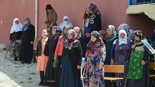 Gürpınar Köyünde El ve Göz Emeği Eserler Sergilendi.