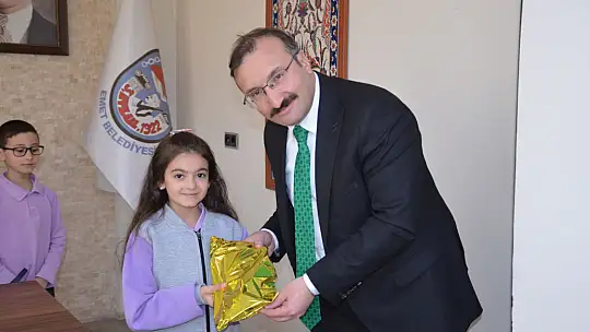 Başkan Doğan Koltuğu Çocuklara Devretti