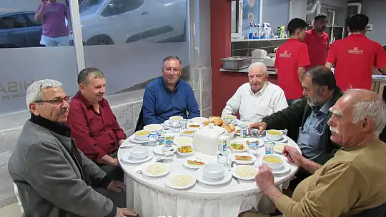 İş dünyası iftarda bir araya geldi