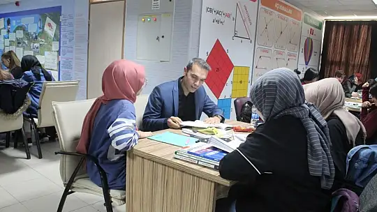 Kaymakam Çiçek'ten Üniversiteye Hazırlanan Gençlere Moral Ziyareti