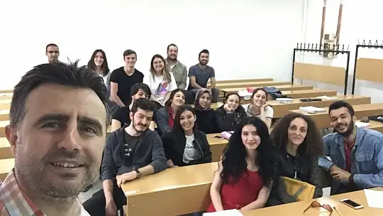Emetli Profösörümüzün Başarıları Gururlandırıyor