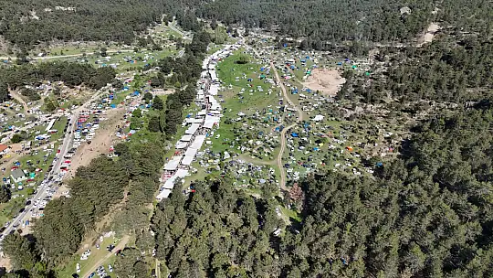 6841 Araç Katıldı 25Bin İnsan Bahar Şenliğinde Buluştu