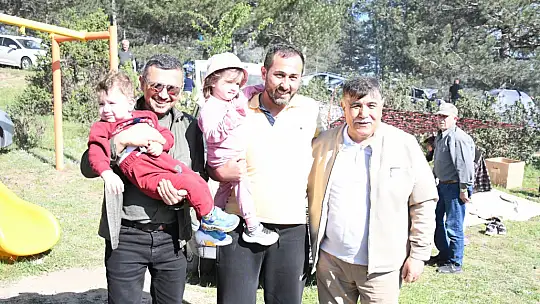 6841 Araç Katıldı 25Bin İnsan Bahar Şenliğinde Buluştu
