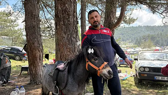 6841 Araç Katıldı 25Bin İnsan Bahar Şenliğinde Buluştu