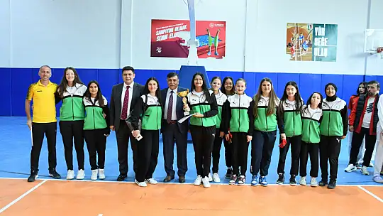 Emet 19 Mayıs'ta Meydan Gençlerin
