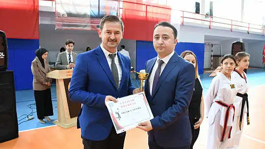 Emet 19 Mayıs'ta Meydan Gençlerin