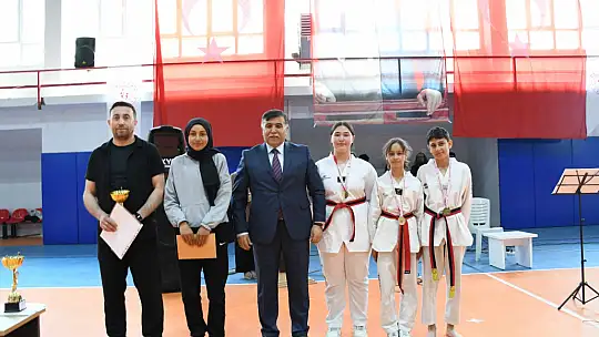 Emet 19 Mayıs'ta Meydan Gençlerin
