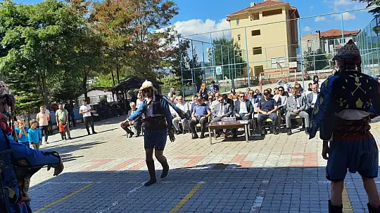 Emet'te 28 Okulda 236 Öğretmen 2773 Öğrenci Eğitime Başladı