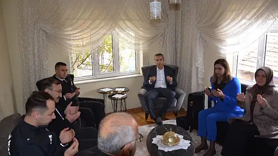 İlçe Protokolü İlk Bayram Ziyaretlerini Şehit Ailelerimize Yaptı