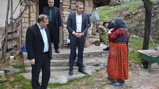 İlçe Protokolü İlk Bayram Ziyaretlerini Şehit Ailelerimize Yaptı