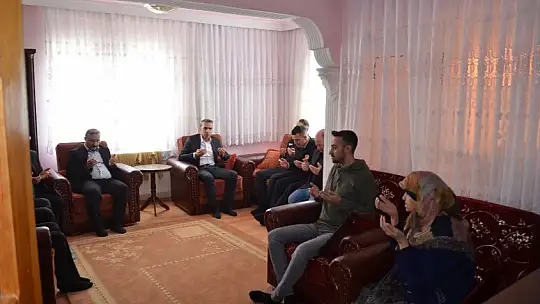 İlçe Protokolü İlk Bayram Ziyaretlerini Şehit Ailelerimize Yaptı