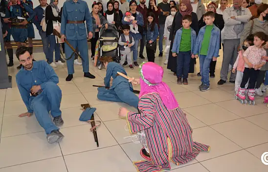 Emetli Zeynep Bacının Şehit Edilişi Duygulu Anlar Yaşattı