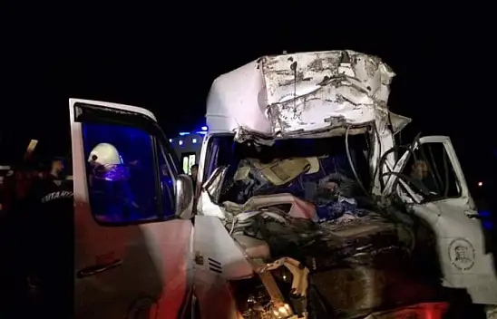 KÜTAHYADA ZİNCİRLEME KAZA 2ÖLÜ 18 YARALI videolu haber